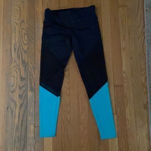 Onzie leggings size M/L